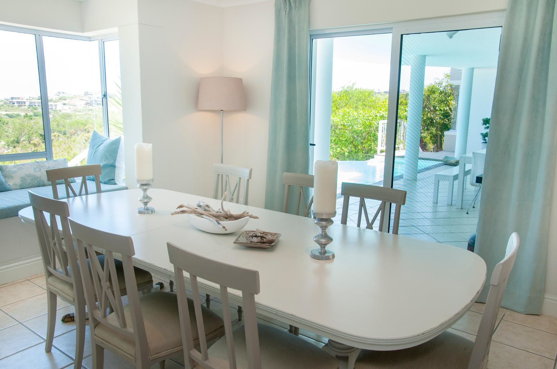 Villa Deluxe, 4 habitaciones, no fumadores, vistas al mar | Servicio de comidas en la habitación