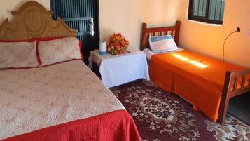 Quarto casal família | Wi-Fi de cortesia, roupa de cama