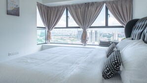 Deluxe appartement, 3 slaapkamers, uitzicht op de stad | 3 slaapkamers, een kluis op de kamer, een strijkplank/strijkijzer