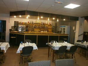 Daily continental breakfast (EUR 7 per person)