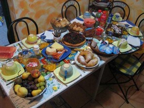 Desayuno continental incluido todos los días 