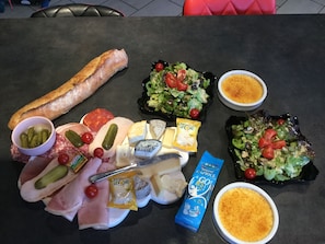 Alimentos y bebidas
