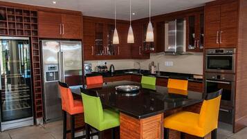 Deluxe House, 5 Bedrooms, Non Smoking, Partial Ocean View | Private kitchen | Full-sized fridge, oven, stovetop, dishwasher