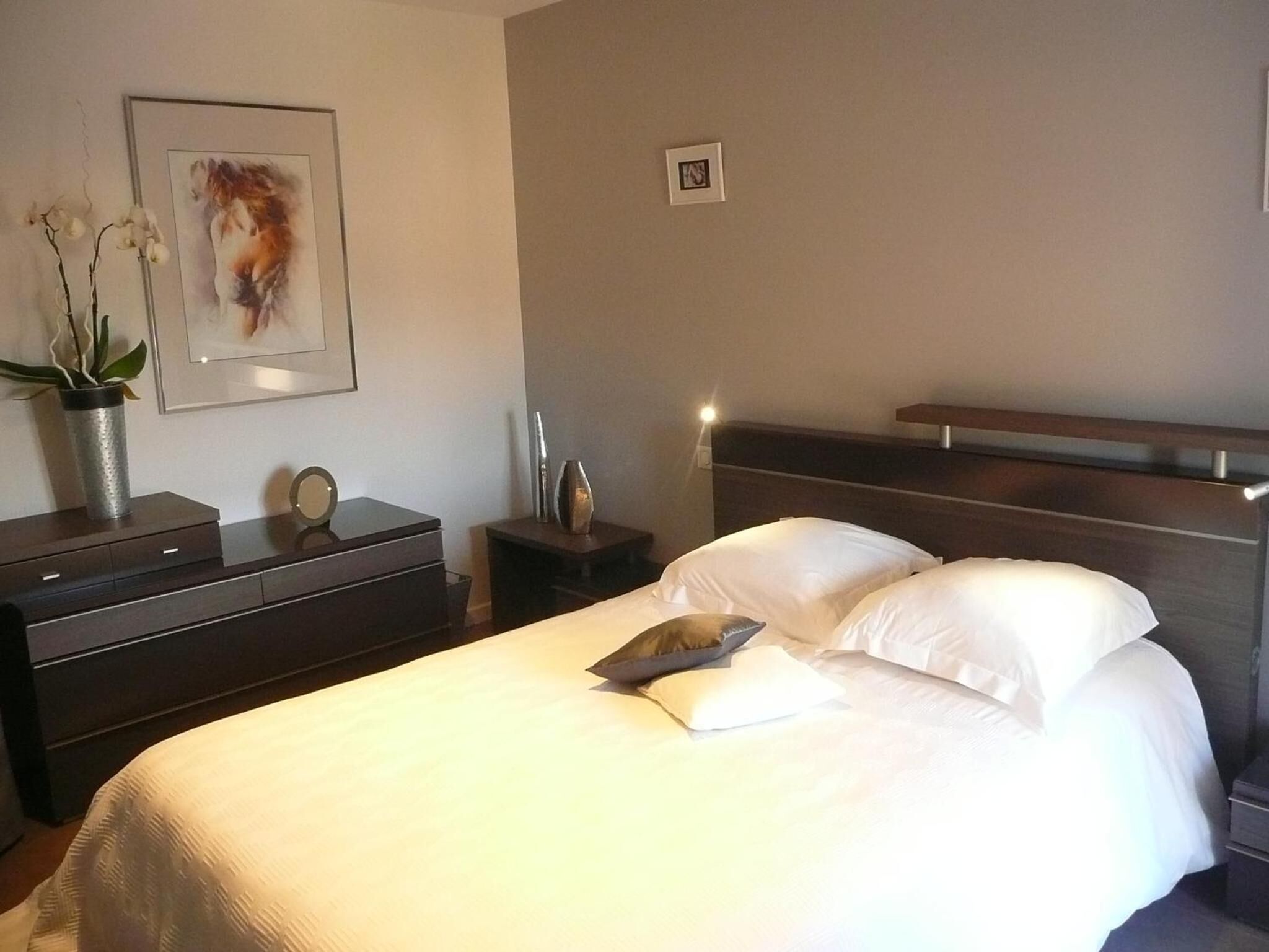 individually decorated, individually furnished, desk, iron/ironing board