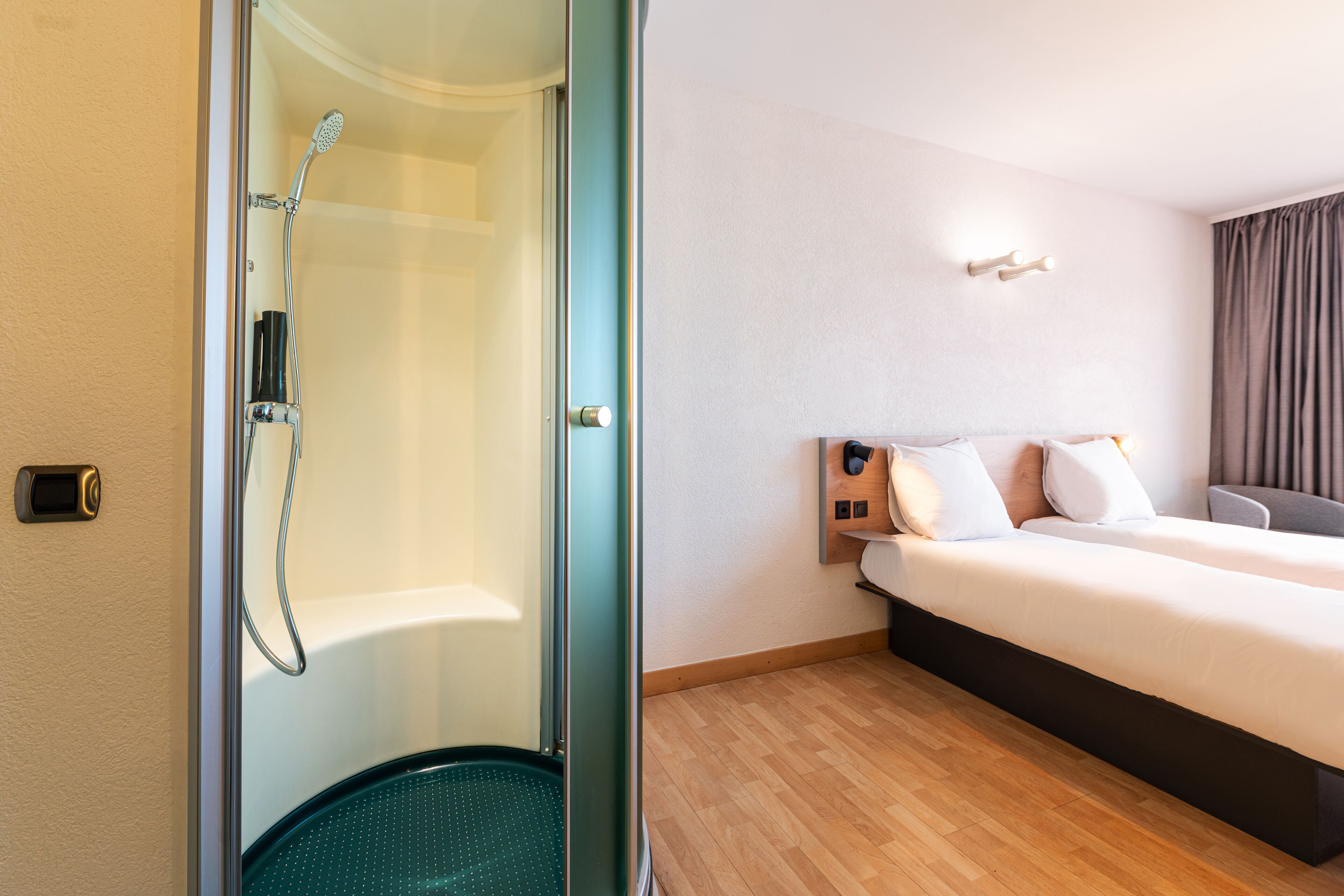 premium bedding, in-room safe, desk, blackout curtains