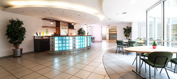 Bar (on property) - B&B Hotel Lully 3 Lakes (Lully)