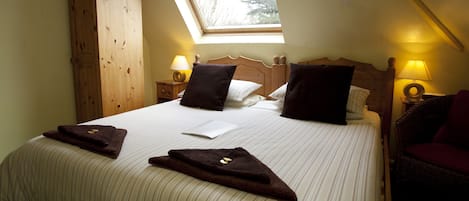 Super King Room, Ensuite, Non Smoking | Premium bedding, minibar, blackout curtains, iron/ironing board