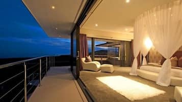 4 bedrooms, individually decorated, individually furnished