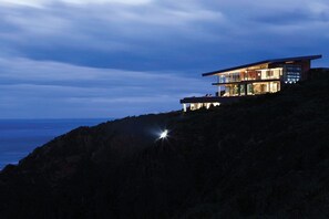 Front of property - 3 The Cove (Knysna)