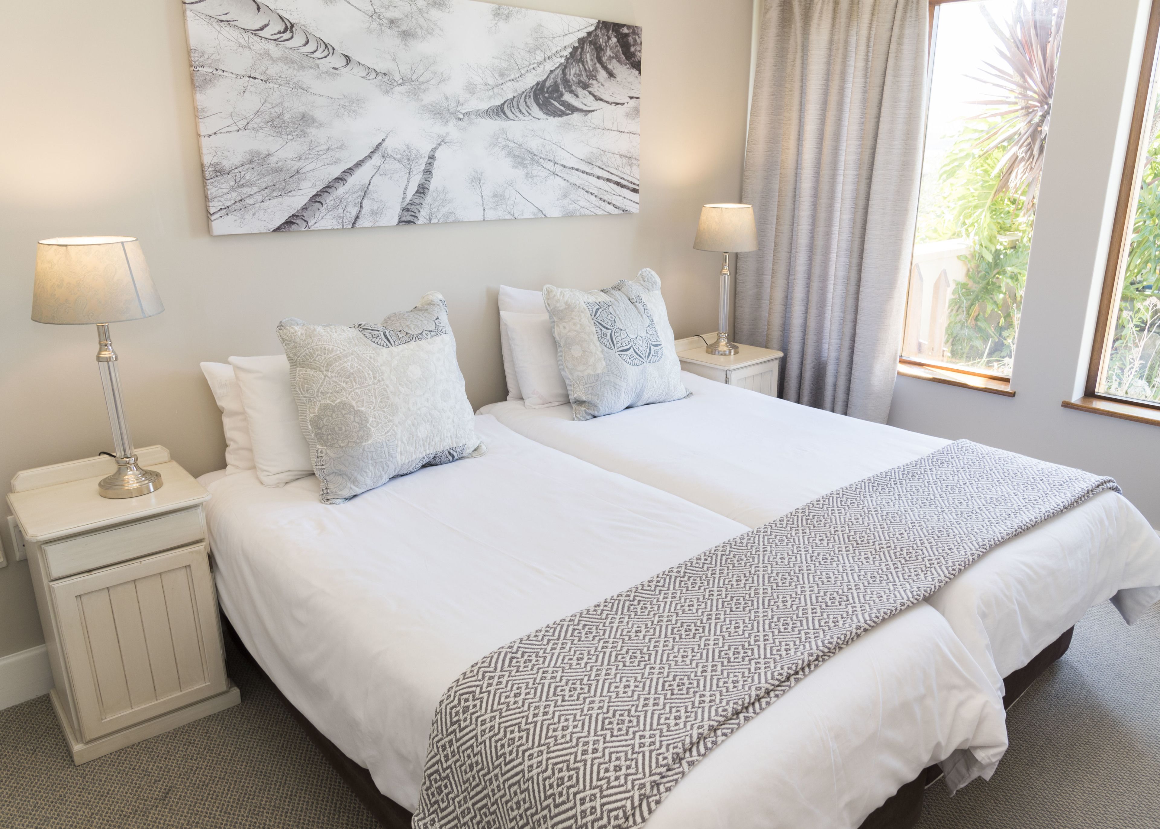 Comfort Villa, 4 Bedrooms, Non Smoking, Partial Ocean View | Ruang tamu | TV Plasma, pendiangan 