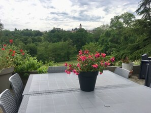 Petit déjeuner en libre-service compris tous les jours