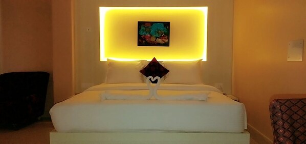 スタンダード ダブルルーム ダブルベッド 1 台 禁煙 | デスク、ベッドシーツ