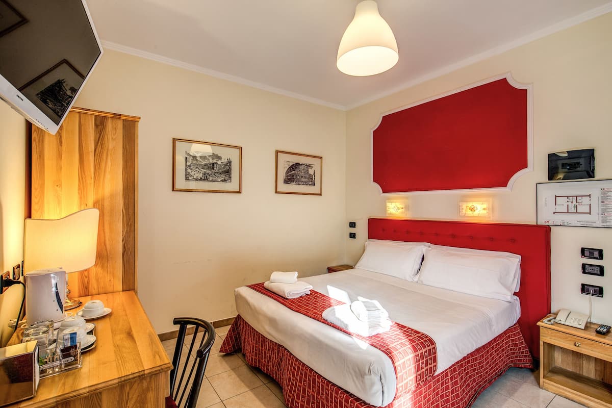 1 camera, biancheria da letto di alta qualità, minibar, una scrivania
