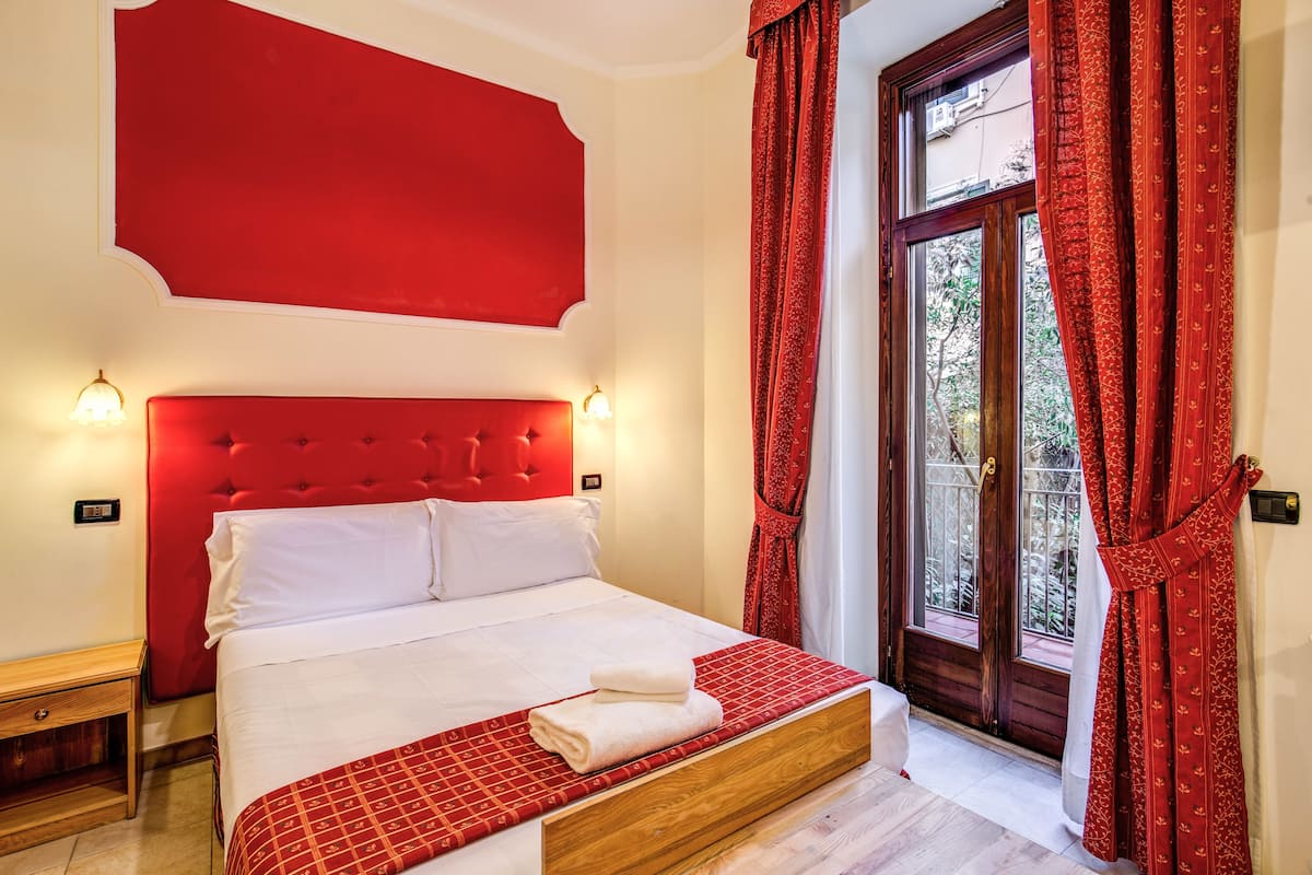 1 camera, biancheria da letto di alta qualità, minibar, una scrivania