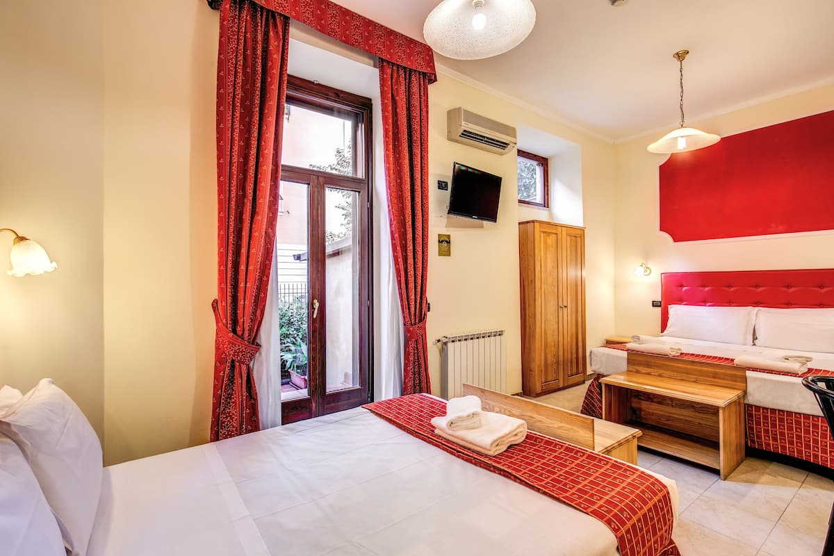 1 camera, biancheria da letto di alta qualità, minibar, una scrivania