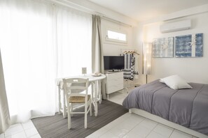 Iron/ironing board, WiFi, bed sheets - Just 100 meters from one of the most beautiful and renowned beaches of the Ragusa’s coast, (Marina di Ragusa)