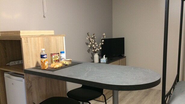 In-room dining - Le Studio Gare - Thiviers (Thiviers)