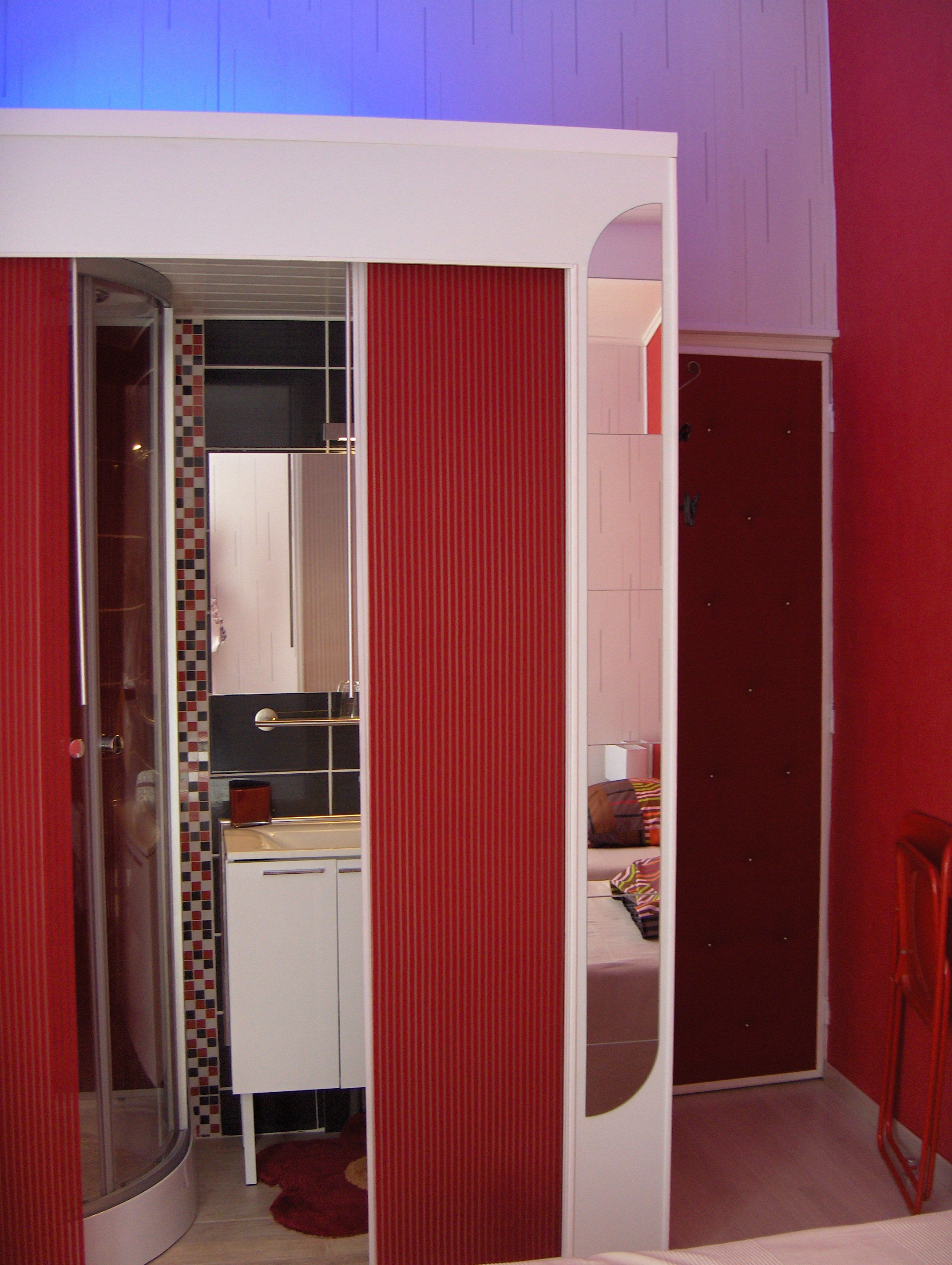 双人房, 无烟房 (Rouge) | 浴室 | 淋浴设施、免费洗浴用品、吹风机、毛巾