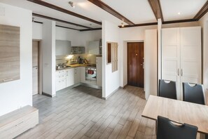 Apartment, 1 Bedroom, Terrace | Bar mini, Wi-fi percuma, cadar katil 