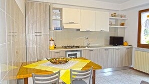 Apartment | Private kitchen - Holideal Casa Rosalia (Tremosine)