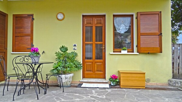 Front of property - Holideal Casa Rosalia (Tremosine)