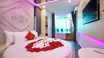 Luxury Double Room | Minibar, desk, blackout curtains, soundproofing