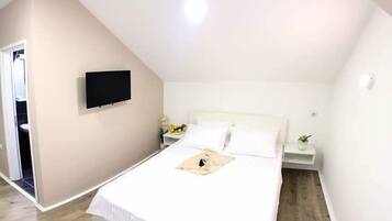 Standard Double Room, Garden View | Desk, free cots/infant beds, rollaway beds, free WiFi