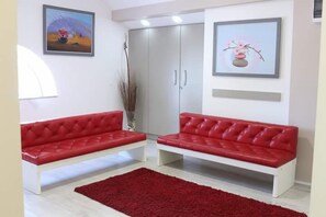 Lobby sitting area - Vila Olivera Niska Banja (Niska Banja)