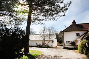 Exterior - Sheephouse Manor (Maidenhead)
