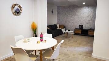 Apartment, 1 Bedroom with Terrace | Stofa | Flatskjársjónvarp