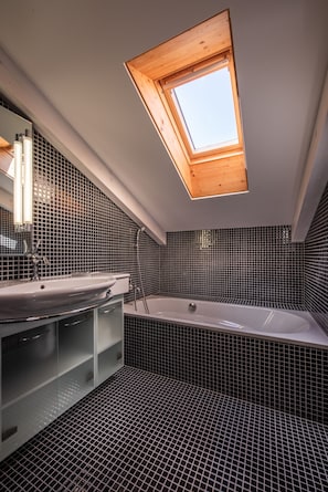 Badewanne, Haartrockner