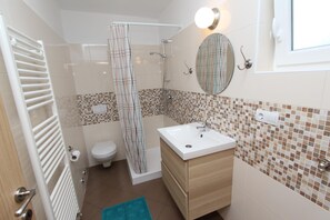 Apartment, 2 Bedrooms | Bathroom