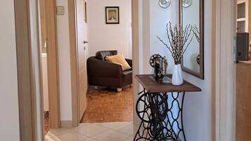 Apartment, 2 Bedrooms | Living area