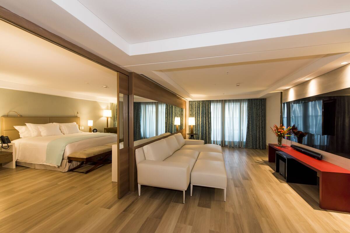 presidential suite, sea view | minibar, in-room safe, blackout curtains, soundproofing