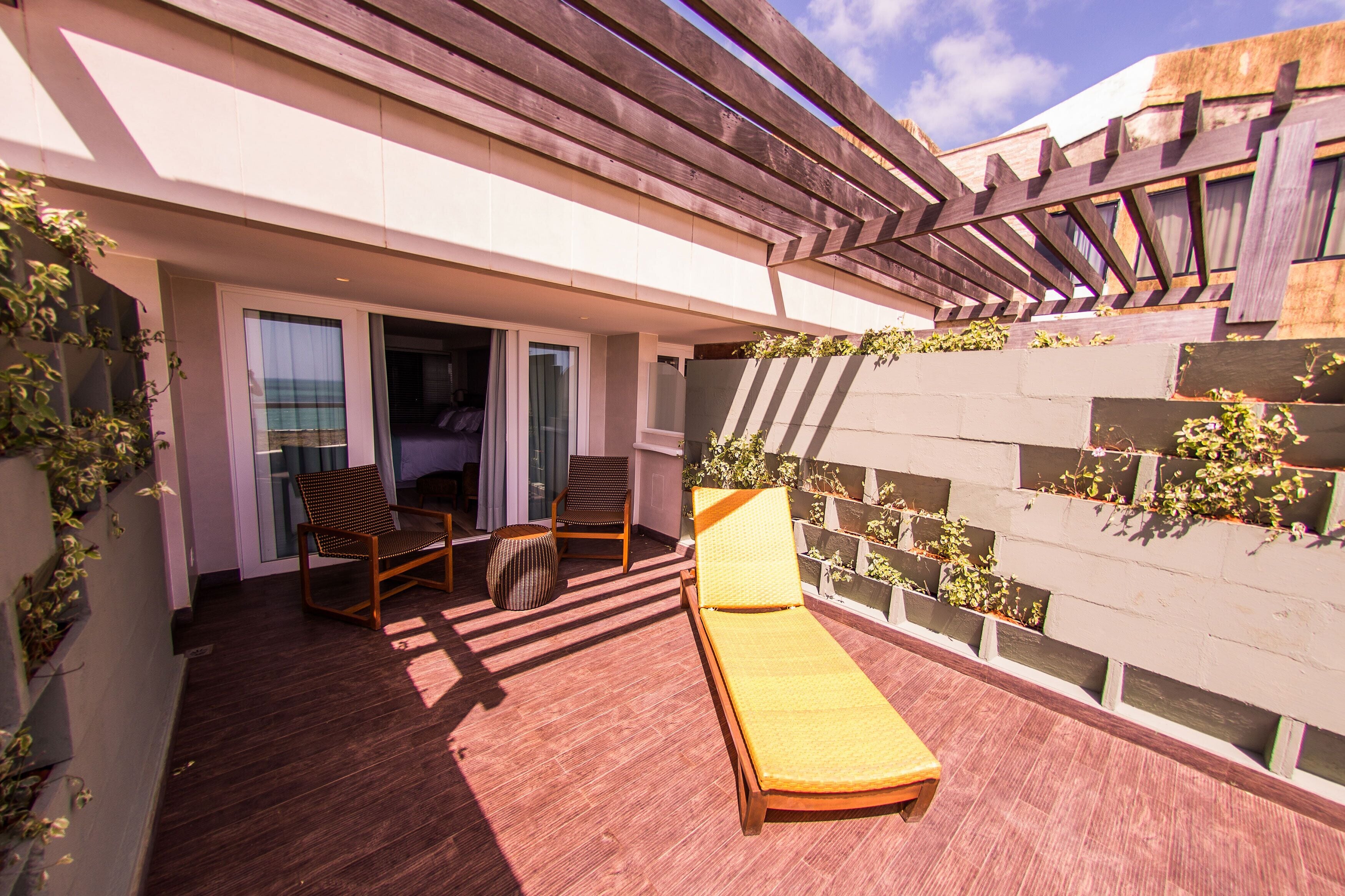 prestige, vista para o mar | terrace/patio