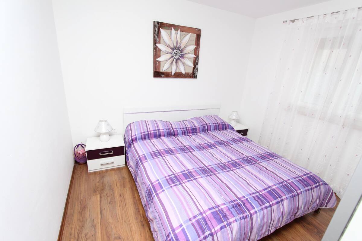 Apartment, Terrasse (Biba) | Bügeleisen/Bügelbrett, kostenloses WLAN, Bettwäsche