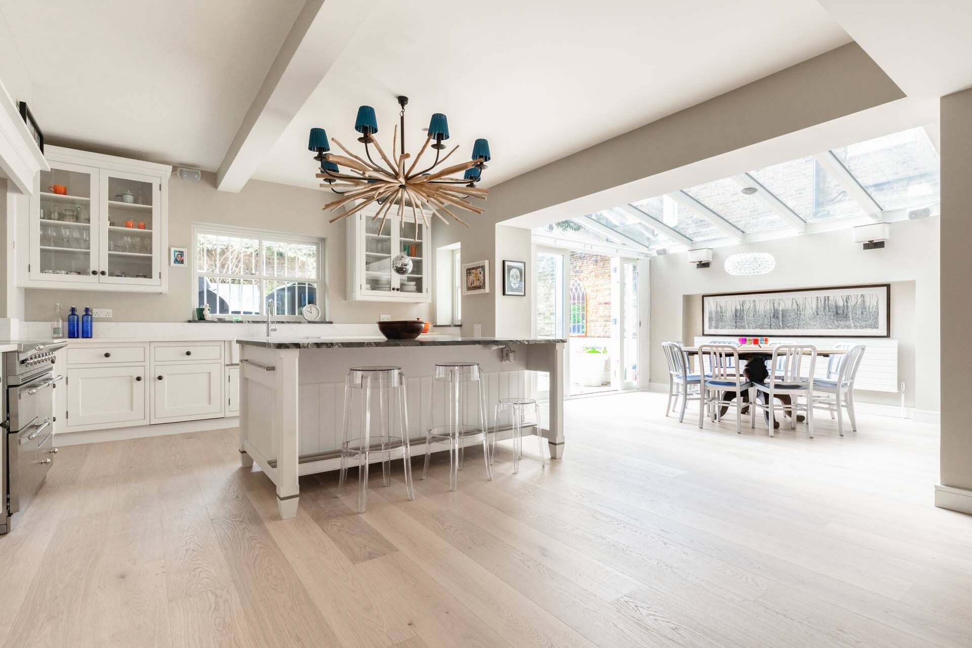 Fridge, microwave, dishwasher, coffee/tea maker