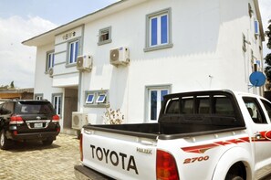 Free self parking - BoardWalk Hotels Zone 5 (Abuja)