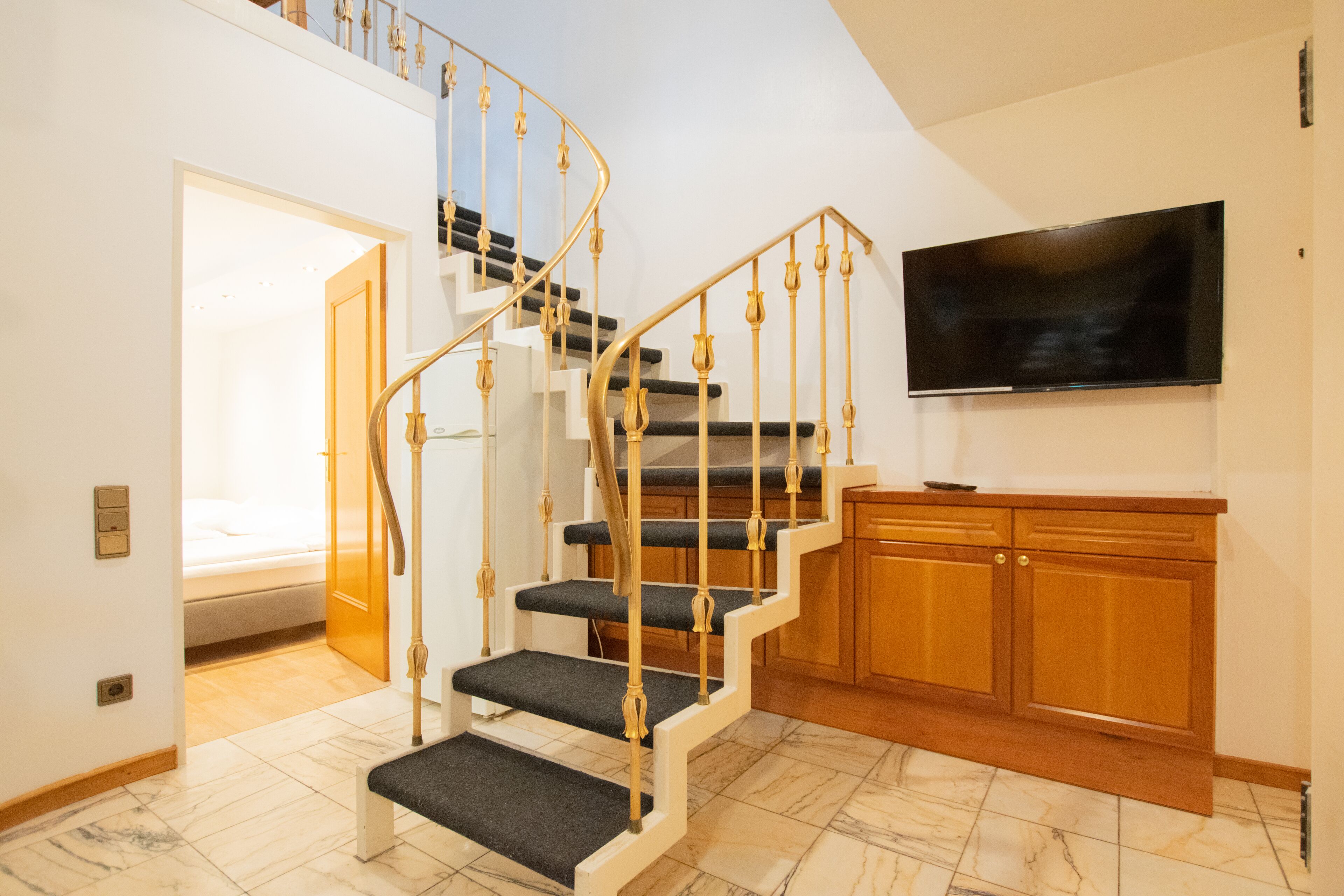 Deluxe Apartment, 2 Bedrooms, Garden View, Corner (incl. end cleaning fee €59) | Egyptian cotton sheets, premium bedding, desk, iron/ironing board