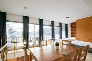 Deluxe Apartment, 2 Bedrooms, Garden View, Corner (incl. end cleaning fee €59) | Balcony view