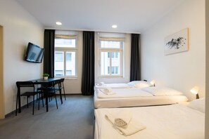 Comfort appartement, 2 slaapkamers, uitzicht op tuin, hoek (incl. end cleaning fee €59) | Woonruimte | Flatscreentelevisie