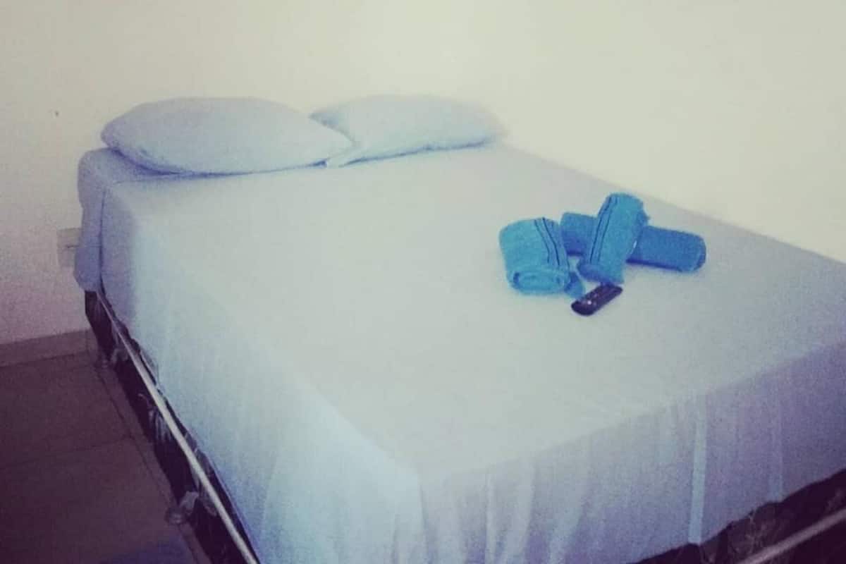 Frigobar, Wi-Fi de cortesia, roupa de cama