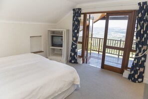 Comfort Villa, 4 Bedrooms, Non Smoking, Golf View - Villa 10 (Knysna)