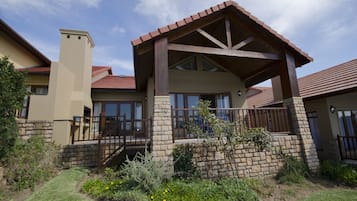 Mặt tiền nơi lưu trú