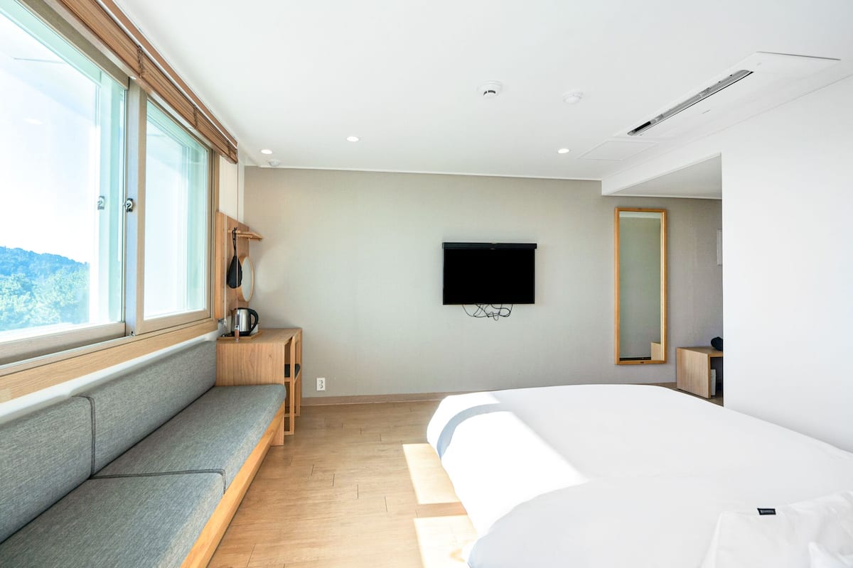 Deluxe Double Partial Ocean View