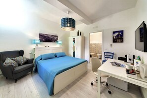 1 chambre, fer et planche à repasser, Wi-Fi, draps fournis