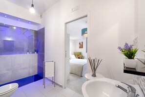 Combined shower/bathtub, hair dryer, bidet, towels - Just 50 meters from one of the most beautiful and renowned beaches of the Ragusa (Marina di Ragusa)