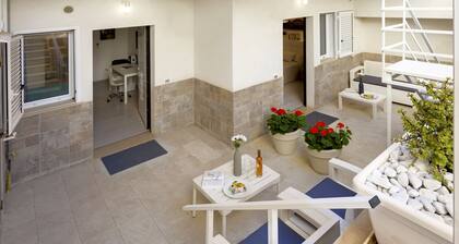 Just 50 meters from one of the most beautiful and renowned beaches of the Ragusa