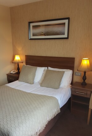 Individually decorated, laptop workspace, iron/ironing board, free WiFi