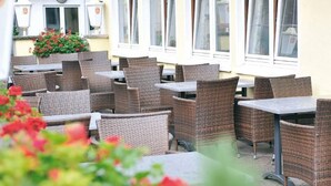 Outdoor banquet area - CityHotel Dormagen (Dormagen)